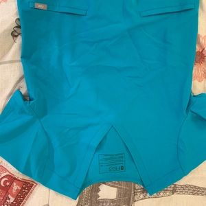 Figs teal 3 pocket scrub top